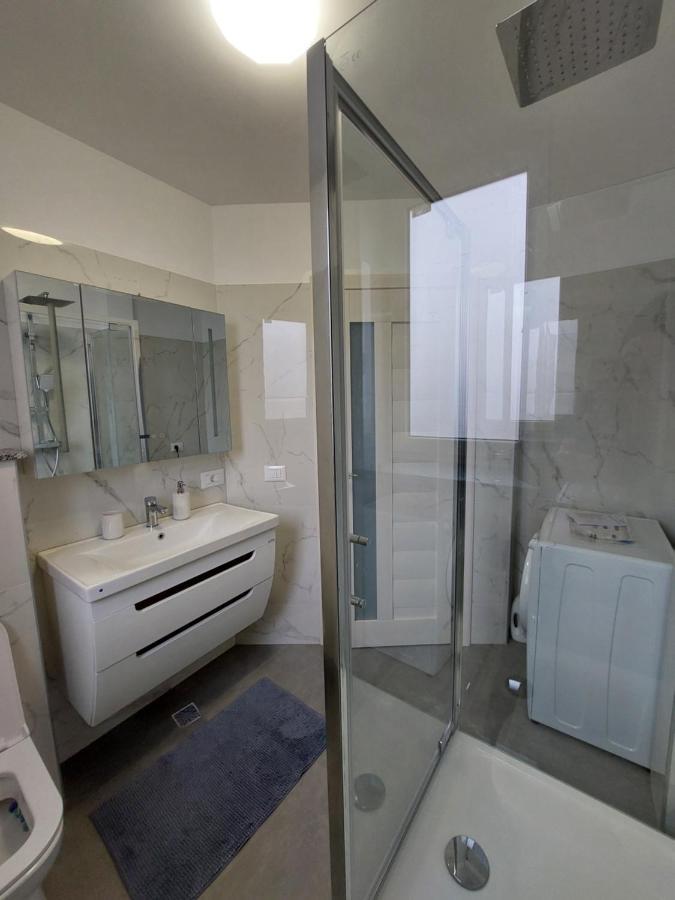 Trandafirului Residence Central Suceava Eksteriør bilde